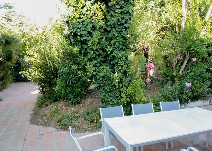 Jardin Secret Centre-ville D'antibes *