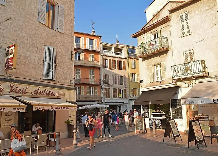 Jardin Secret Centre-ville D'antibes * Antibes